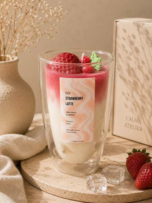 Iced Strawberry Latte Kerze